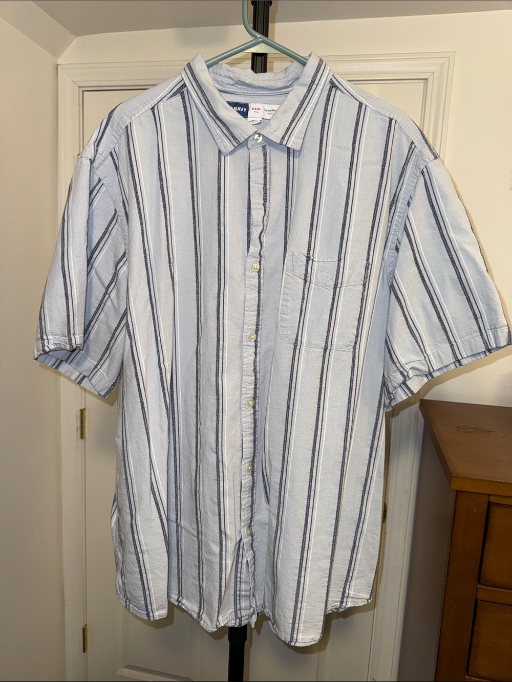 Old Navy 3XLT Men's Light Blue and Navy Striped Short-Sleeve Button-Down Shirt